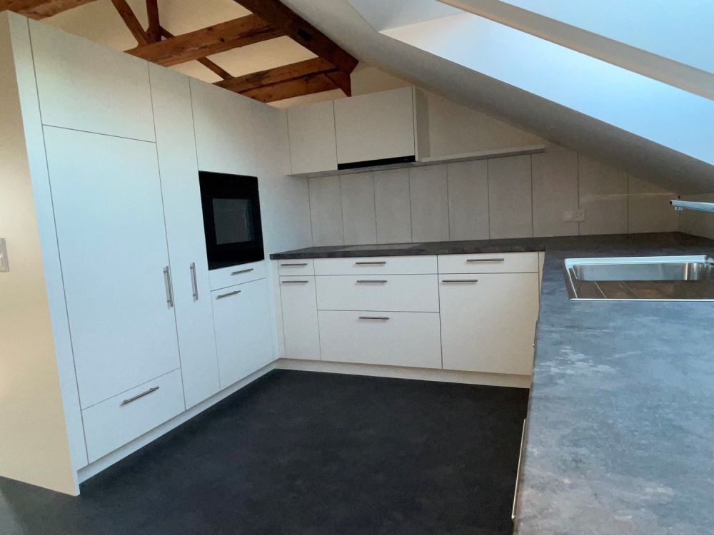 modern und hell: 3.5 Zimmer-Dachwohnung in Rapperswil/BE - Bild 3