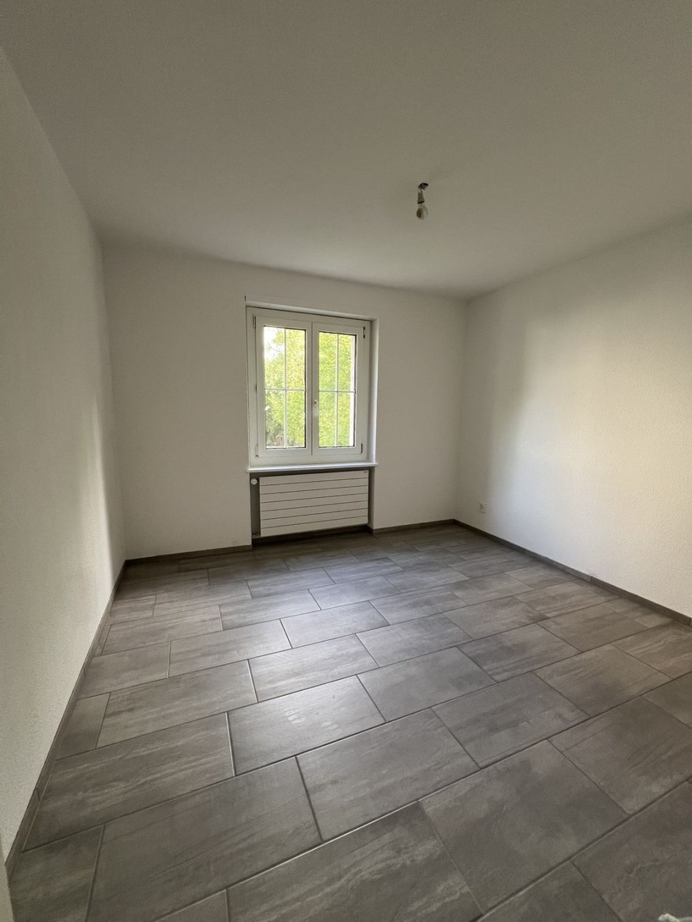 Erstbezug nach Totalsanierung – Moderne 4.5-Zimmer-Wohnung mit Balkon  - Bild 5