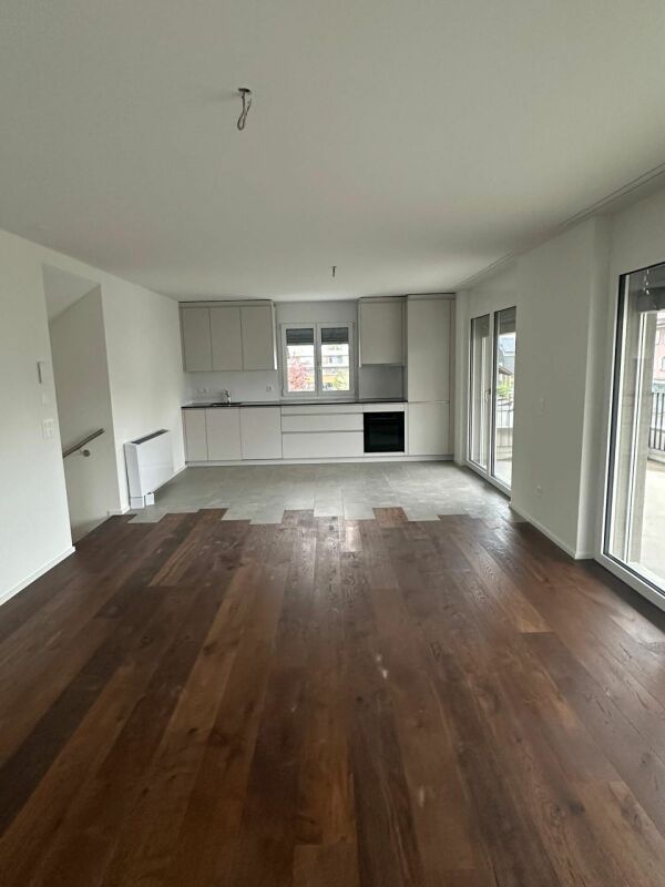 2.5 Zi. Wohnung im 1.OG mit grossem Balkon - Bild 1