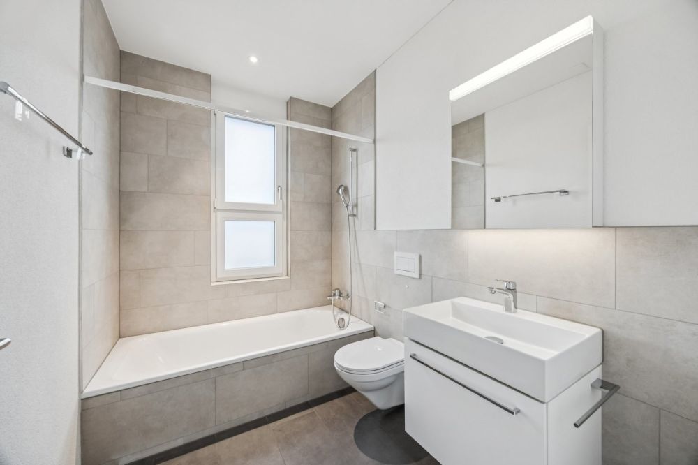 Neubauwohnung an traumhafter Lage direkt am Seeufer in Rapperswil-Jona - Bad