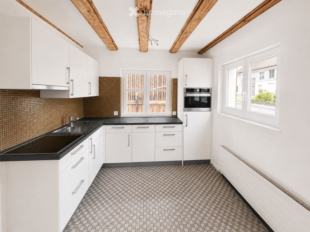 Charmante 3.5-Zimmer-Maisonettewohnung mit Dachgalerie und Gartenparadies in Weinfelden - Bild 2