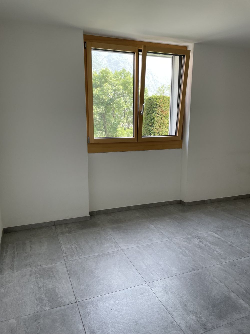 Elegante 5.5 locali con Giardino Privato – Leggia (Grono-GR) - Bild 5