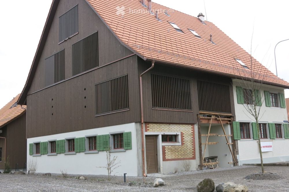 Moderne 2.5-Zimmer-Neubau-Loft-Wohnung mit Balkon und schöner Aussicht ins Grüne in Nänikon, Uster - Bild 4