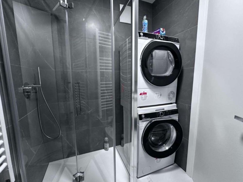 PRESTIGIOSO BILOCALE ARREDATO CON MERAVIGLIOSO TERRAZZO - Bild 6