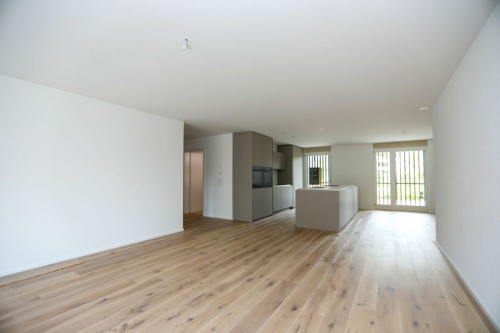 Hochwertige 4.5-Zimmerwohnung an zentraler Lage - Bild 1