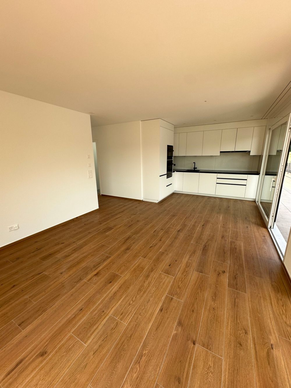 Traumhafte, moderne 3.5-Zimmer-Attikawohnung mit tollem Grundriss und Weitsicht zu vermieten. - Bild 11