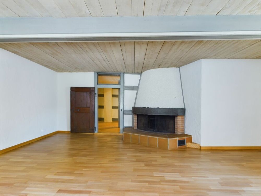 Kernsanierte 6.5-Zi Wohnung mitten in der Altstadt - Bild 4