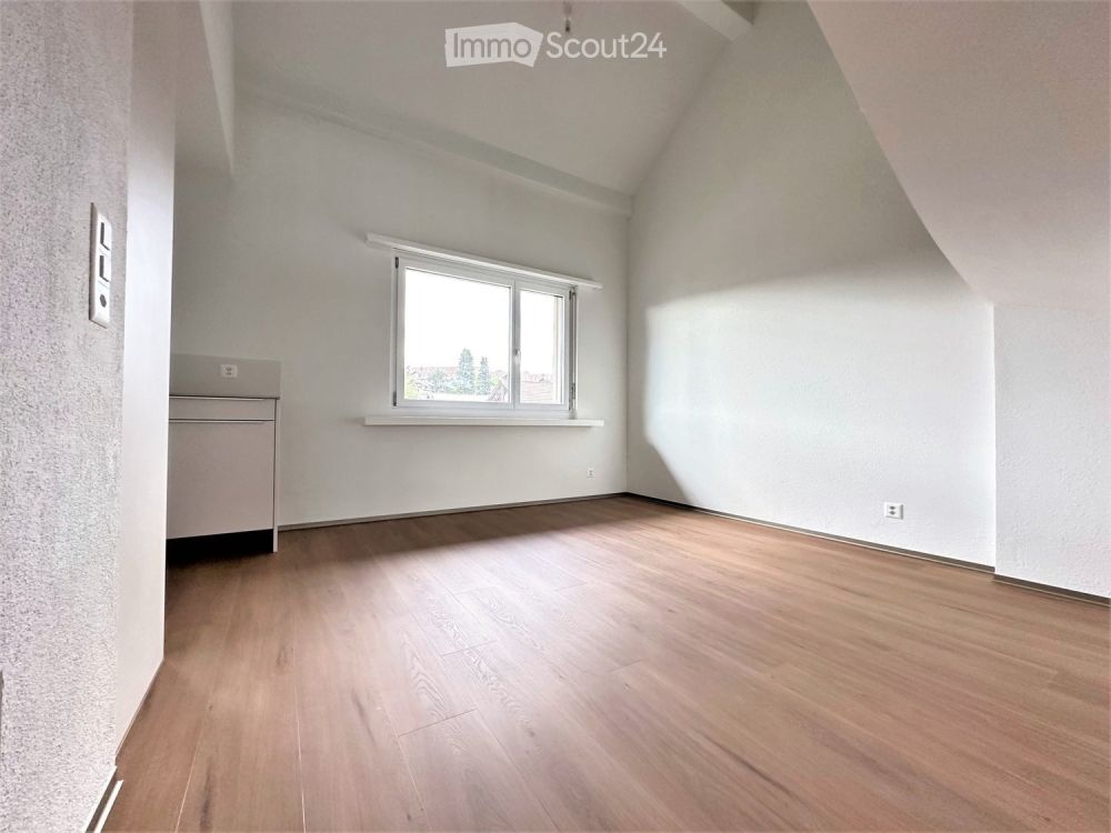 Grosse moderne 3.5 Zimmer Duplex-Wohnung mit Cheminée und Bergsicht - Wohnen über zwei Etagen - Bild 12