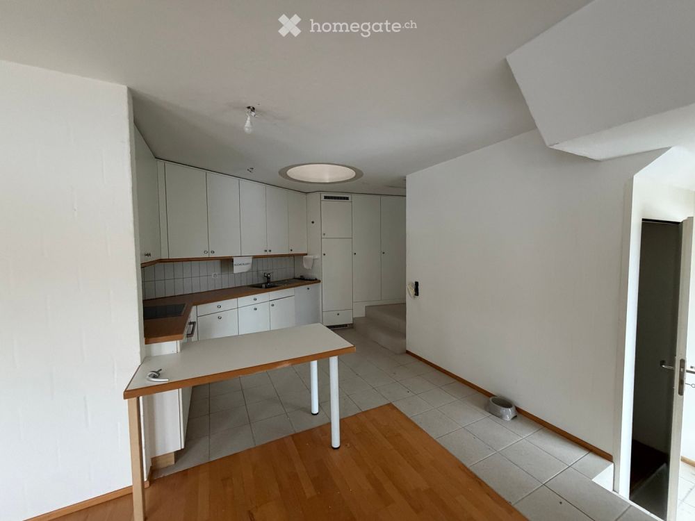 Originelle 4.5-Zimmer-Maisonettewohnung an zentraler Lage in Hinwil - Bild 3