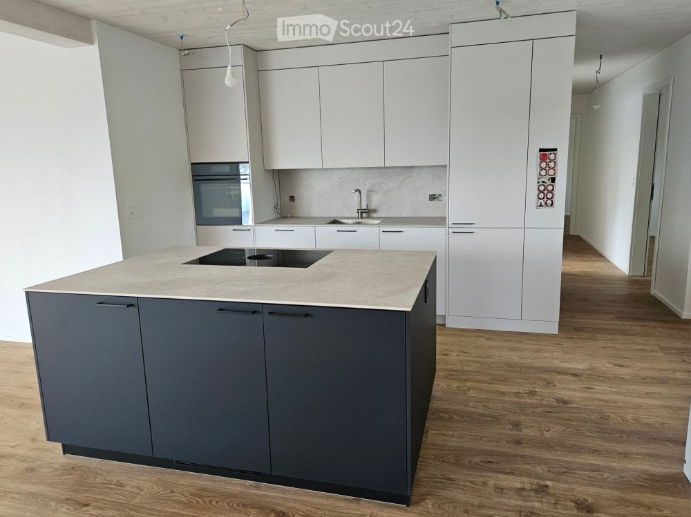 Erstvermietung: Moderne 3.5 Zimmer Neubauwohnung mit 75 m² Sitzplatz, Balkon & traumhafter Weitsicht - Bild 7