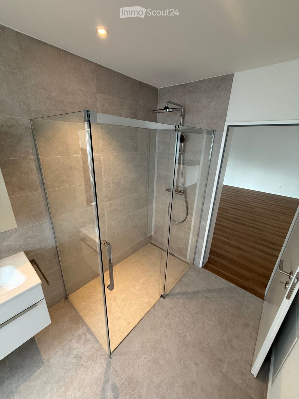 Neubau - Bezugsfertige 3.5-Zi-Wohnung in Mehrfamilienhaus - Bild 4