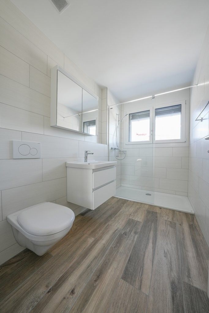 Atemberaubende Attikawohnung (Terrasse 201 m2) - sep. WC Dusche