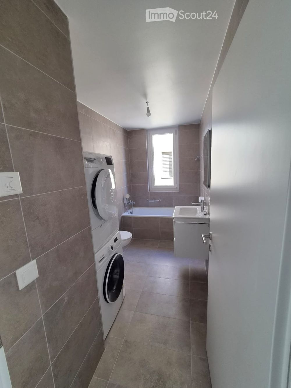 Neue 3.5-Zimmer-Wohnung mit Balkon in Sion - Bild 3