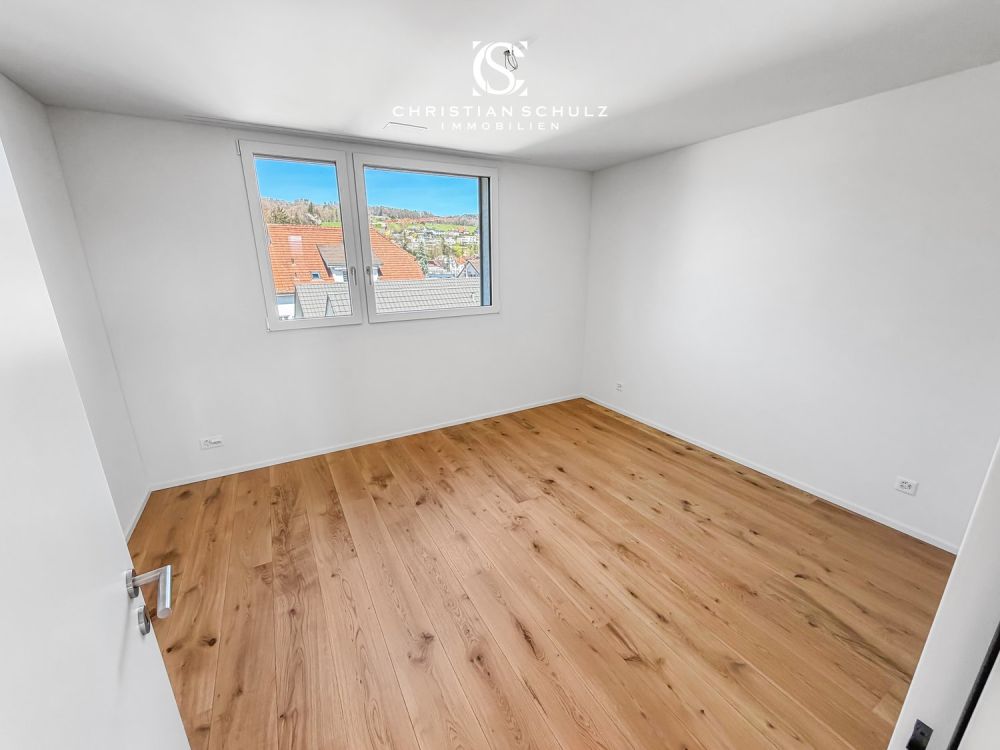 Oberste Etage 2.5-Zimmer-Neubau-Dachgeschosswohnung mit Weitsicht & Top-Ausstattung - Bild 4
