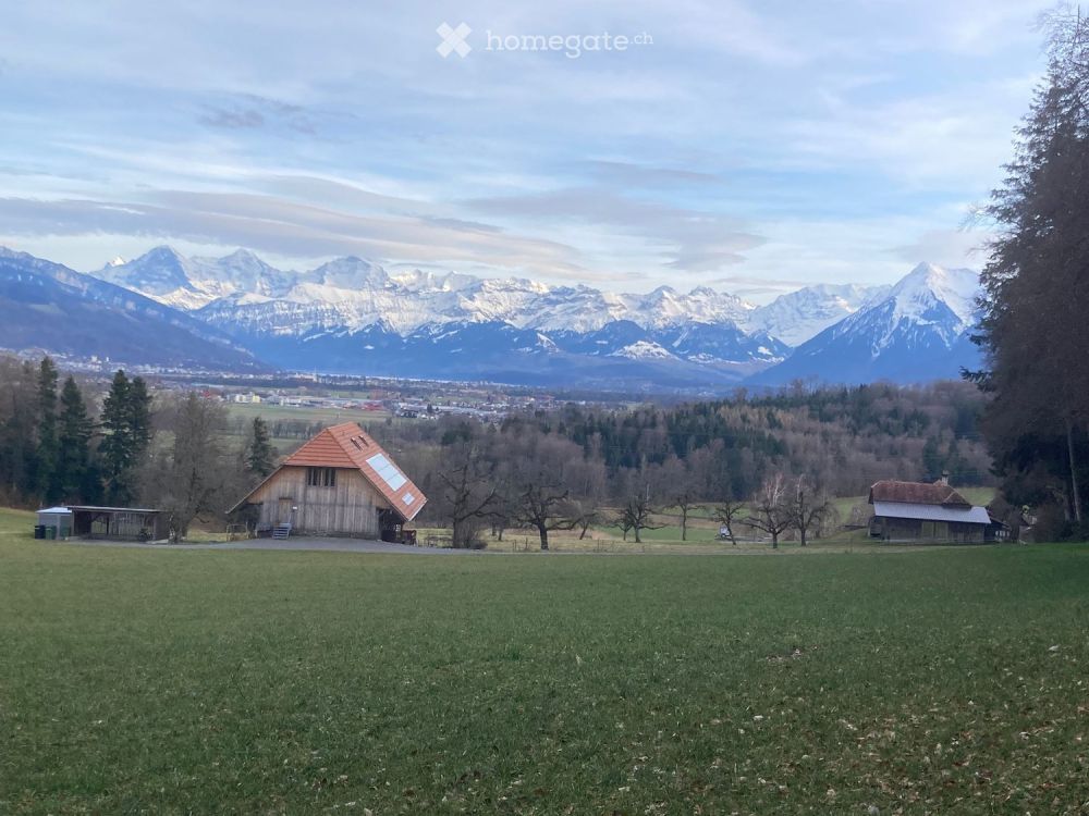 5.5-Zimmer-Bauernhaus in Seftigen: Wohnen im Grünen mit Bergpanorama - Bild 4