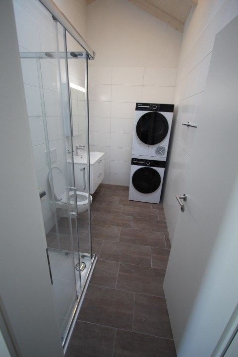 Frisch erstellte helle moderne 3.5 Zimmer Dach Wohnung an sehr zentraler Lage. - Bild 7