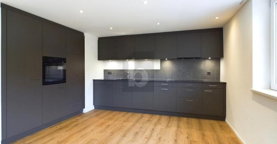 HOCHWERTIG MIT BALKON UND SICHT INS GRÜNE! - Appartement 2.5 pièces - image - 4