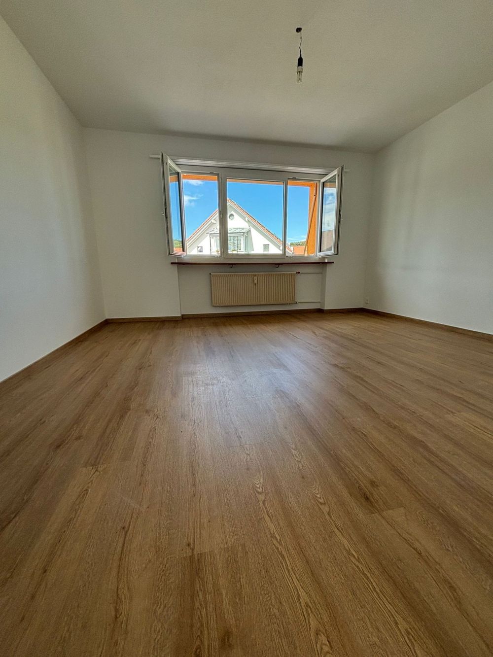 Wunderschöne neu sanierte 3.5-Zimmer-Wohnung mit Balkon - Bild 6