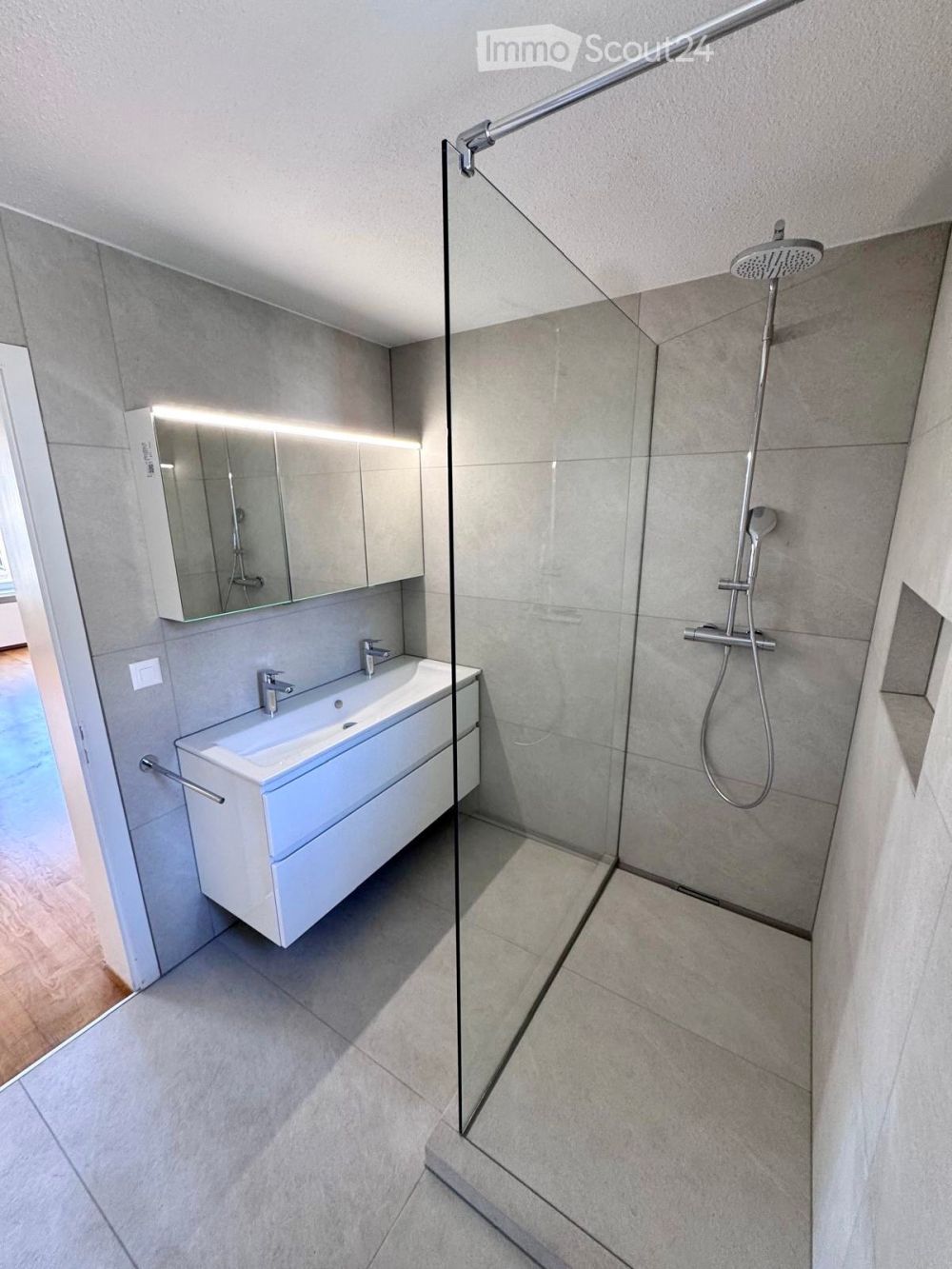 ERSTVERMIETUNG: neu sanierte 4.5-Zi. Wohnung, 105qm - Bild 1