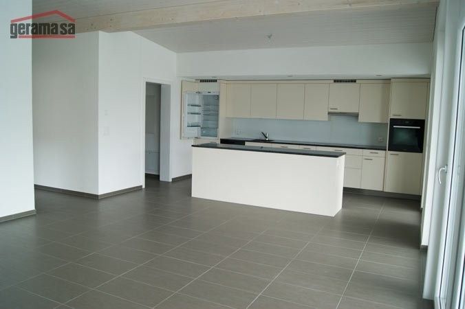 Schöne 4.5 Zimmerwohnung in St.Ursen ! - Bild 1