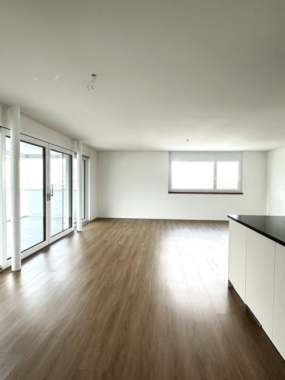 Gross, grösser, 100m2 Wohnfläche mit grosser Terrasse! - IMG_2542