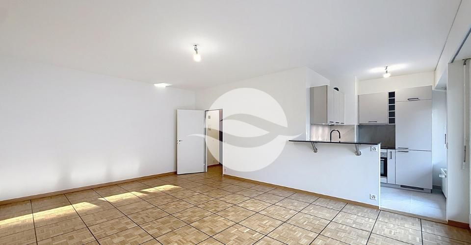 Très joli 2 pièces, piscine intérieure dans l'immeuble - Appartement 2 pièces - image - 1