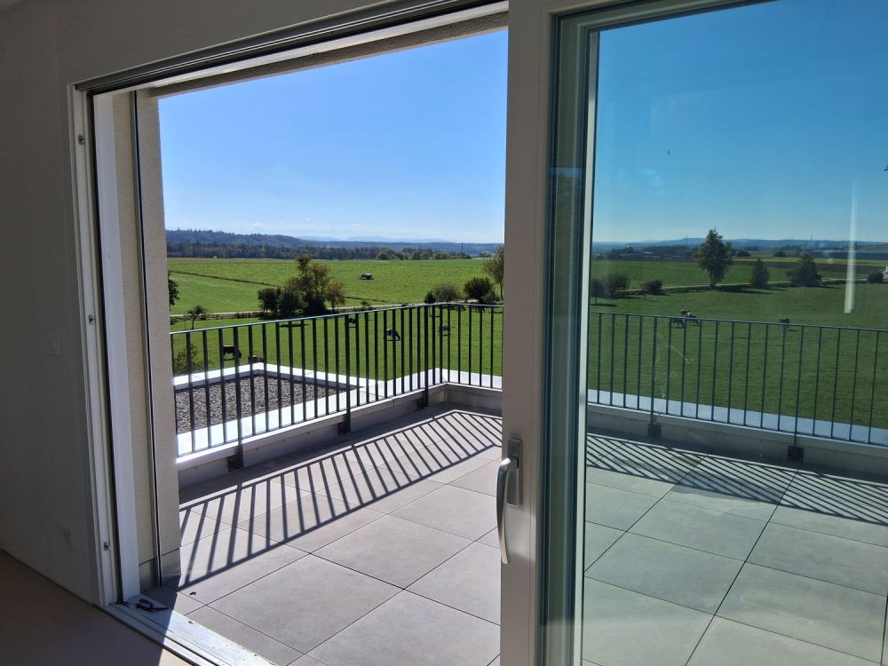 Helle 3.5-Zimmer-Dachwohnung mit grossem Balkon und schöner Aussicht - Bild 5