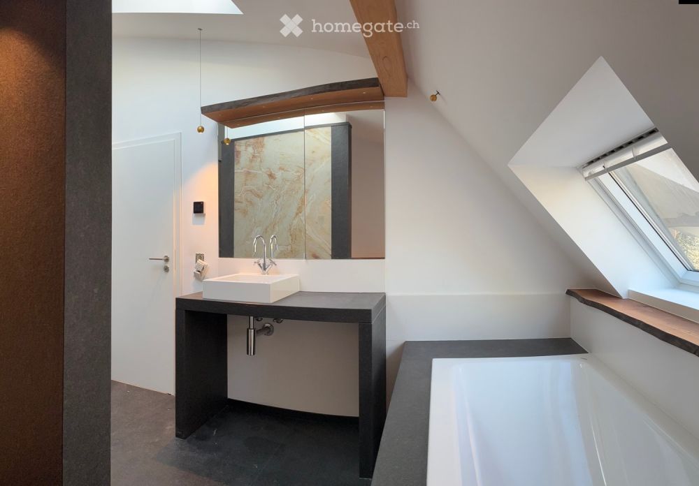 Loftartige 2.5-Zimmer-Dachwohnung (105 m²) mit Balkon & Sonnenterrasse – Wohnen mit Weitblick - Bild 5