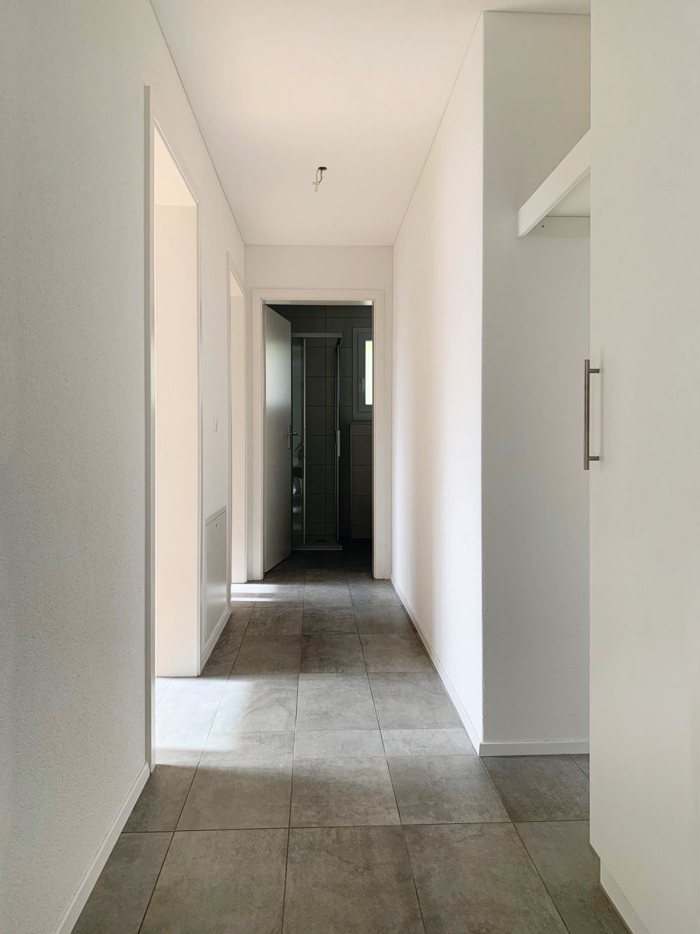 Moderne grosszügige Familienwohnung - Bild 9