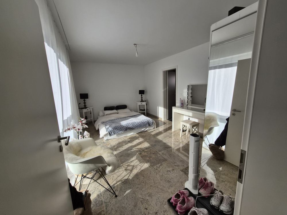 Wunderschöne, Sonnenverwöhnte, neue 2,5 Zi.Wohnung, grosse Terrasse, WM/Tumbler, Granitböden uvm. - Bild 5
