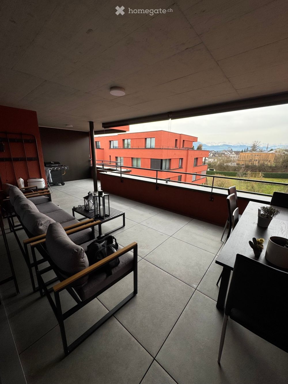 Charmante 2.5-Zimmer-Wohnung mit grosser Terrasse und Garagenparkplatz - Bild 5