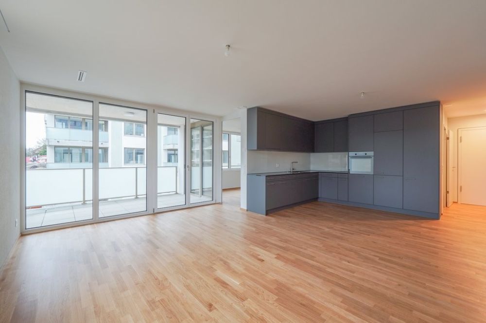 ERSTVERMIETUNG IN LIESTAL - jede Wohnung mit eigenem Waschturm - Kueche_Wohn-Esszimmer.jpg