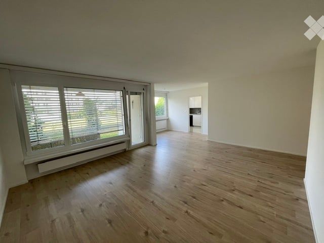 Erstbezug nach Totalsanierung - Exklusive 4.5-Zimmer-Gartenwohnung - CHF 2'575 inkl. NK&2 Parkplätze - Bild 3