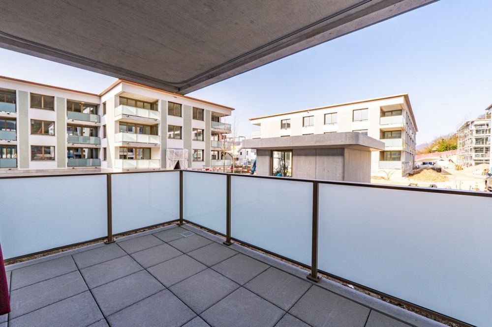 ERSTVERMIETUNG IN LIESTAL - jede Wohnung mit eigenem Waschturm - Balkon.jpg