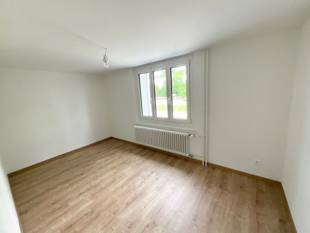 Wohnung mit 3 Zimmern und privater Terrasse renoviert - Bild 3