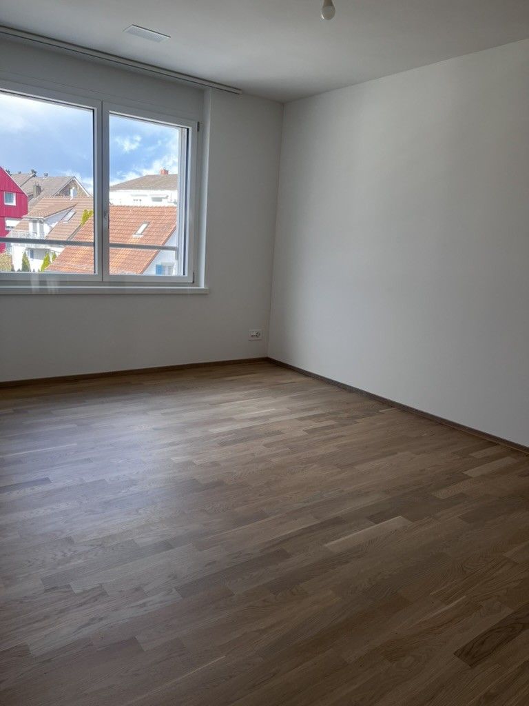 Erstbezug: Moderne 4.5-Zimmer-Wohnung an zentraler und ruhiger Lage in Bülach - Bild 5