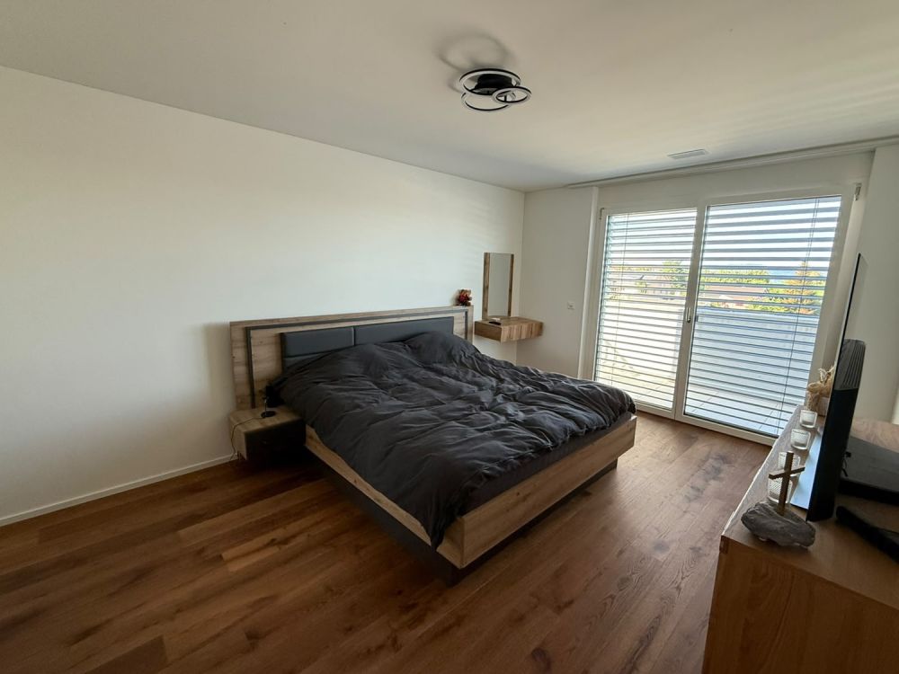 Moderne 3.5-Zimmer-Wohnung mit viel Licht und grosszügigem Balkon - Bild 4