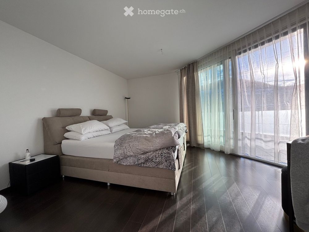 Exklusive Attikawohnung mit Seesicht und grosszügiger 160m² Terrasse in Wollerau - Bild 5