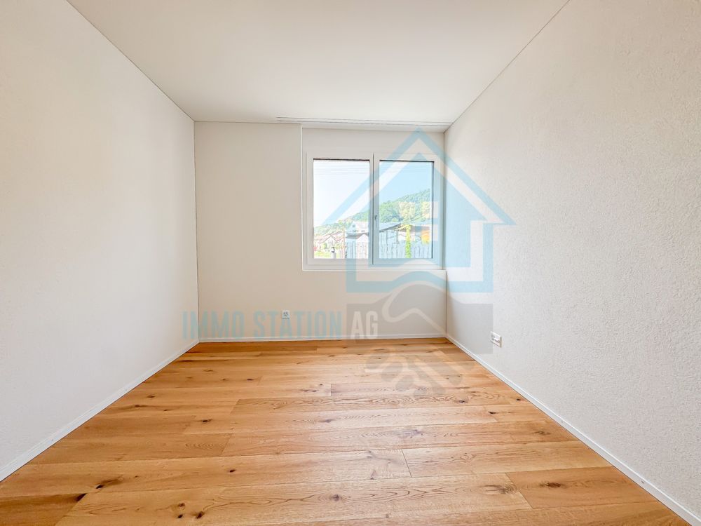 Neuwertige 3.5-Zimmer-Neubauwohnung mit Balkon und Top-Ausstattung - Zimmer 2