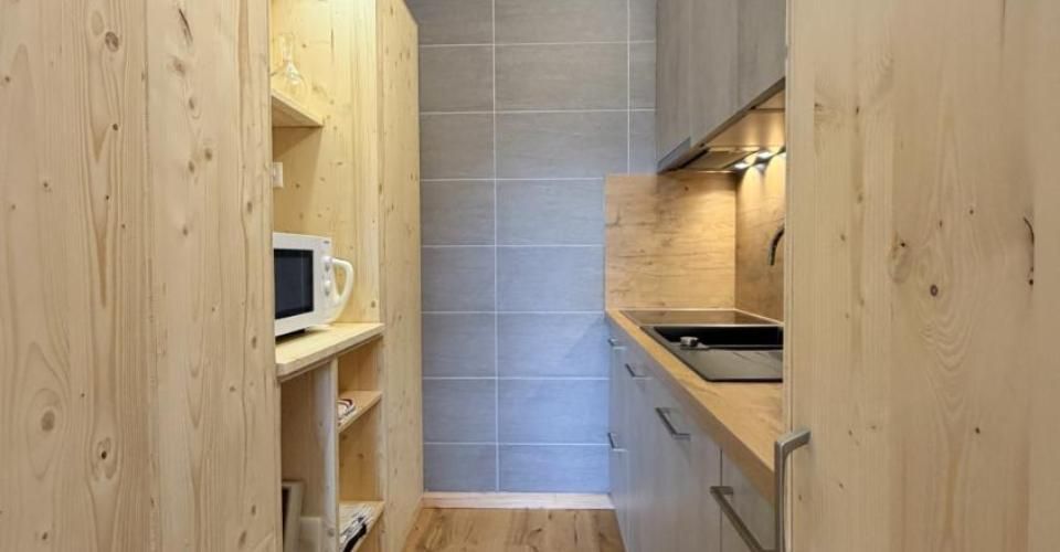 Magnifique grand studio avec alcôve au coeur de la station - Appartement meublé 1.5 pièces - image - 5