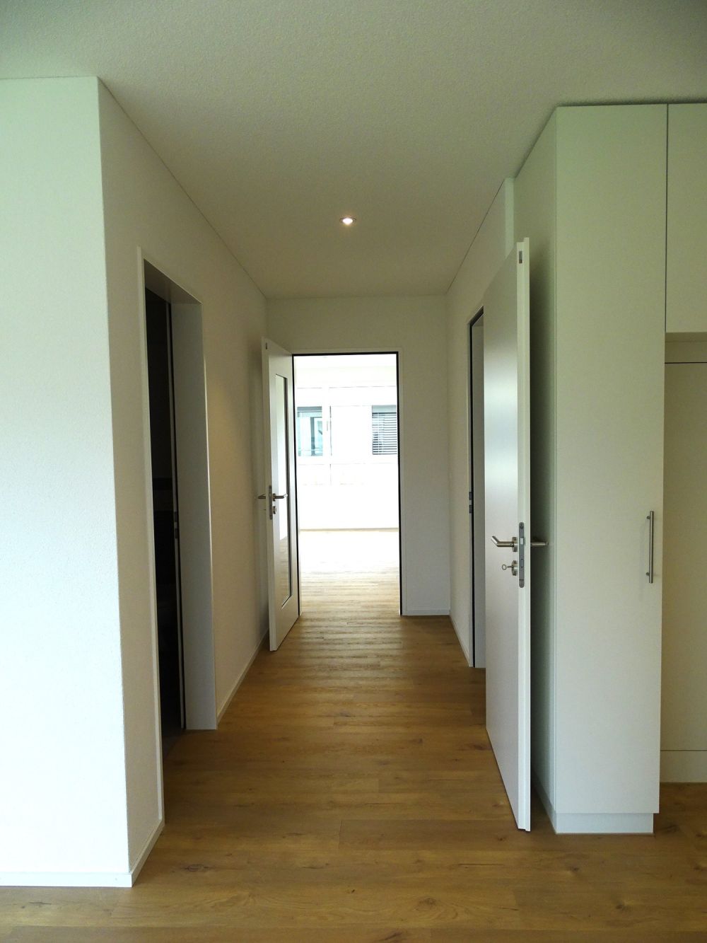 Wunderschöne Neubauwohnung zu vermieten! - Korridor