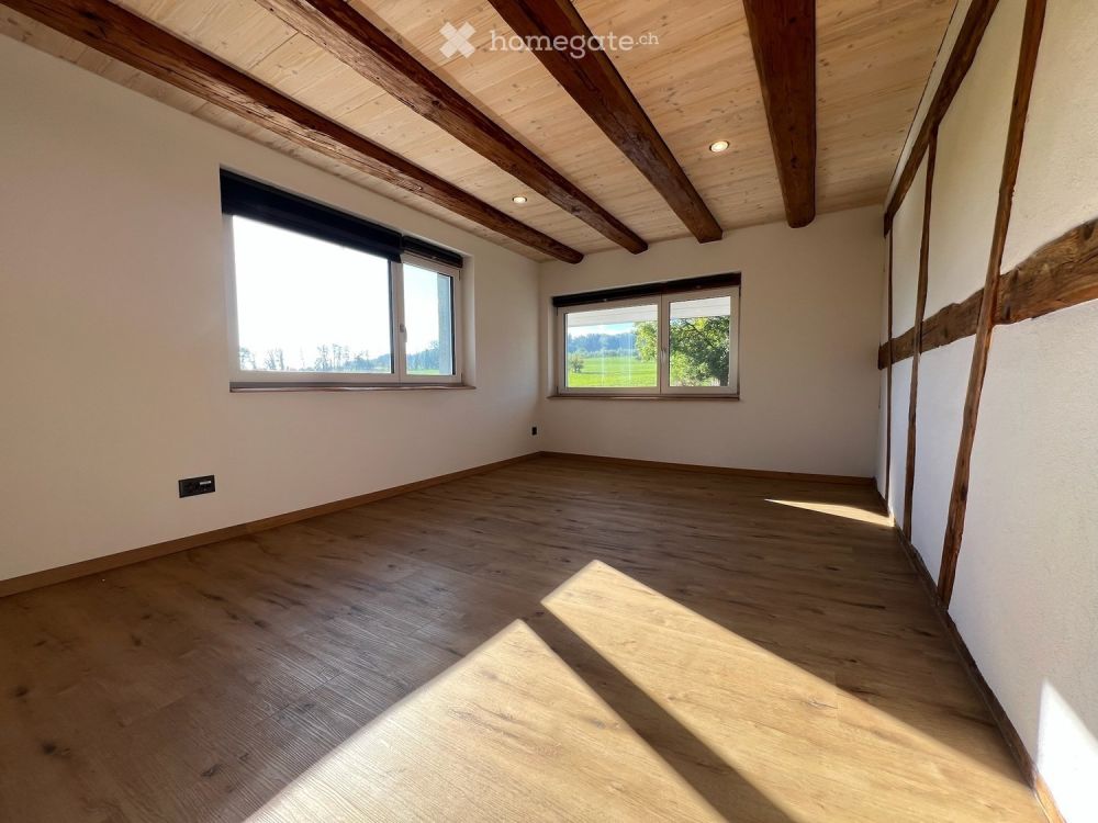Lichtdurchfluteter Traum-Altbau 2024 60 m² Wellness-Schlafzimmer mit Sauna  in Hugelshofen - Bild 11