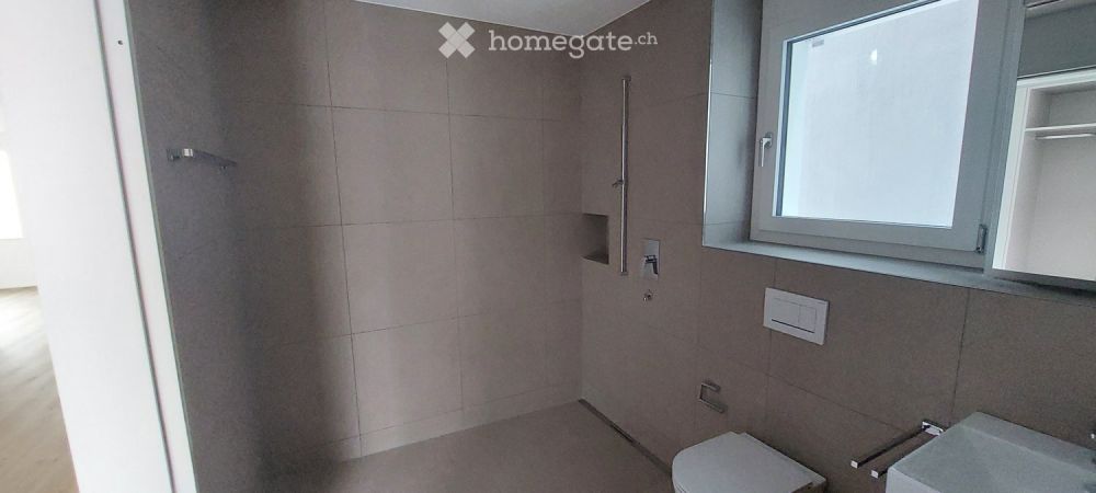 Moderne 2.5-Zimmer-Neubau-Wohnung in Kaltbrunn mit Loggia und Tiefgaragenplatz - Bild 9