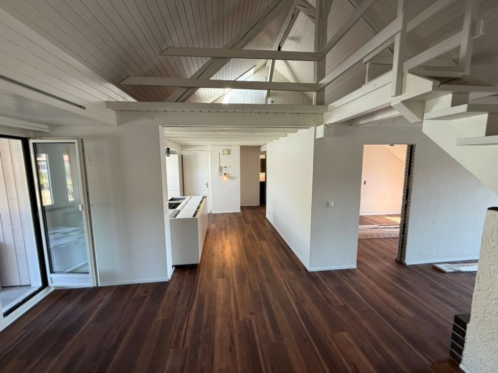 Erstbezug nach Sanierung: Charaktervolle 4.5-Zimmer-Maisonette-Wohnung mit Wintergarten und Galerie - Bild 1