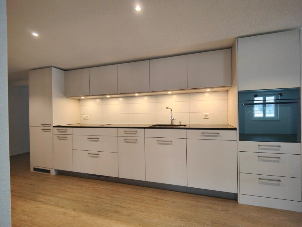 3.5 Zimmer-Wohnung mit einmaligem Charakter - Kueche
