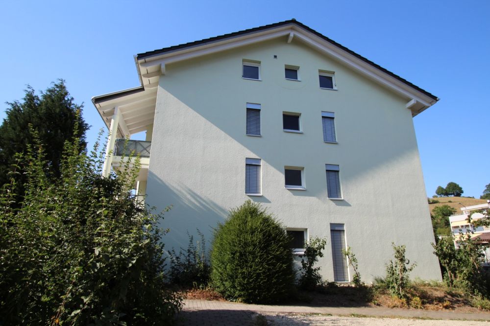 Frisch erstellte helle moderne 3.5 Zimmer Dach Wohnung an sehr zentraler Lage. - Bild 3