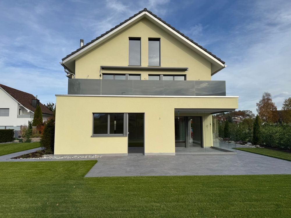 Erstvermietung: Exklusiv saniertes EFH mit Lift und Charme - Bild 1