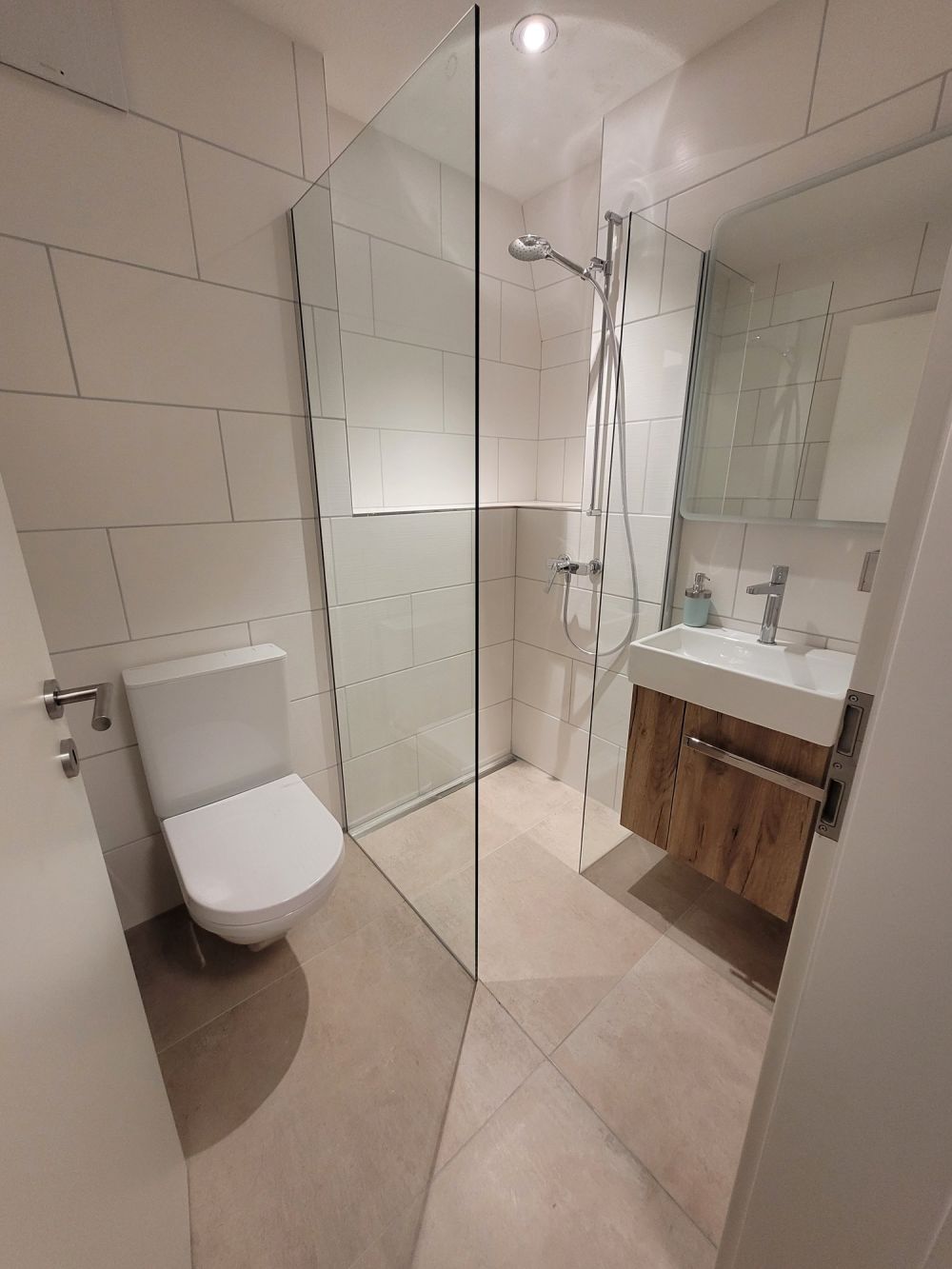 Moderne 1.5-Zimmer-Wohnung mit Bergblick in Hinwil - Bild 7