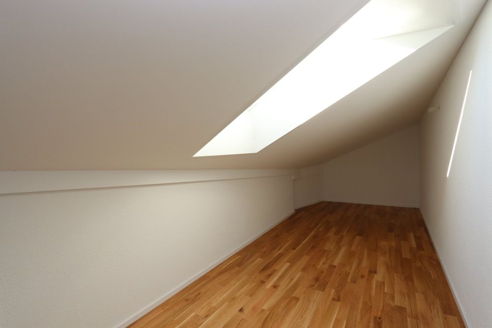 Helle 3.5-Zimmer-Dachgeschosswohnung (94 m²) - estrich