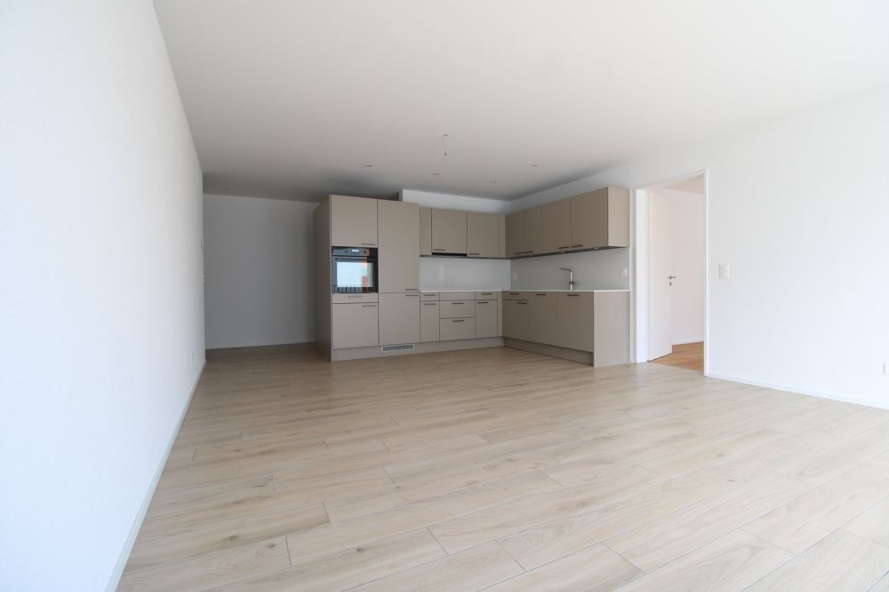 Moderne 4.5-Zimmerwohnung mit zwei Bädern und gemütlichem Sitzplatz - Bild 1